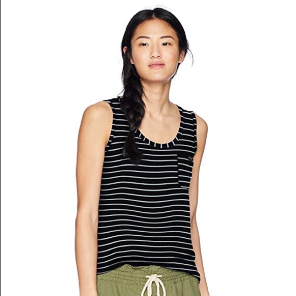 Sketchers Restore Chest Pocket tank top